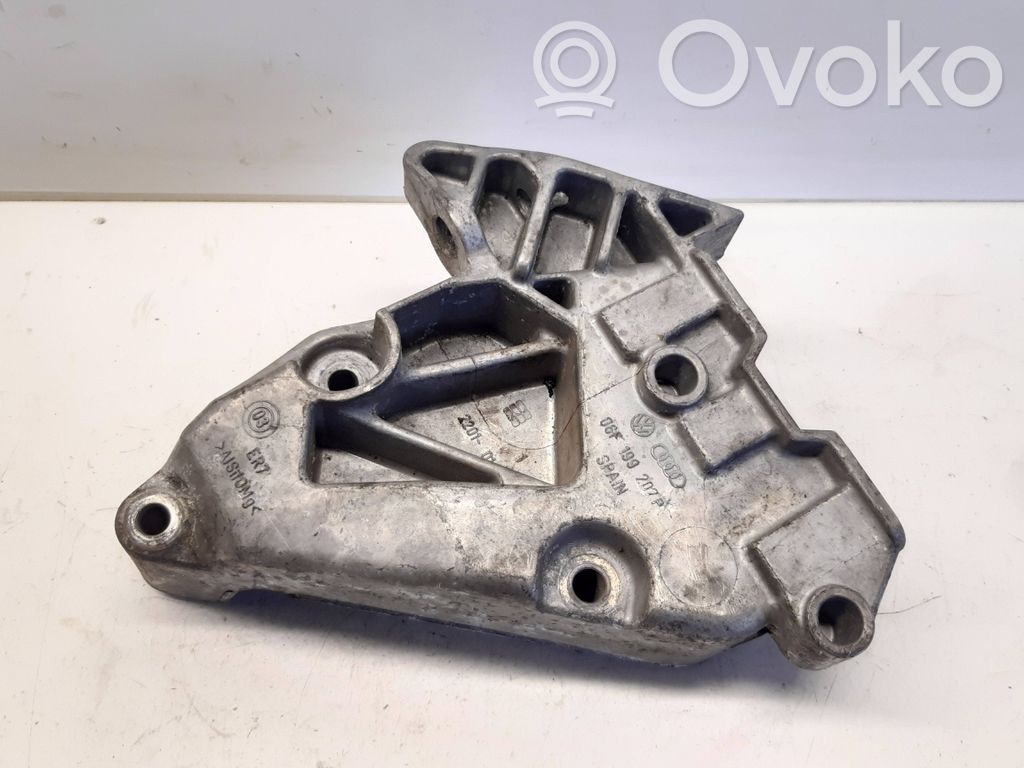 Volkswagen Golf V Engine mounting bracket 
