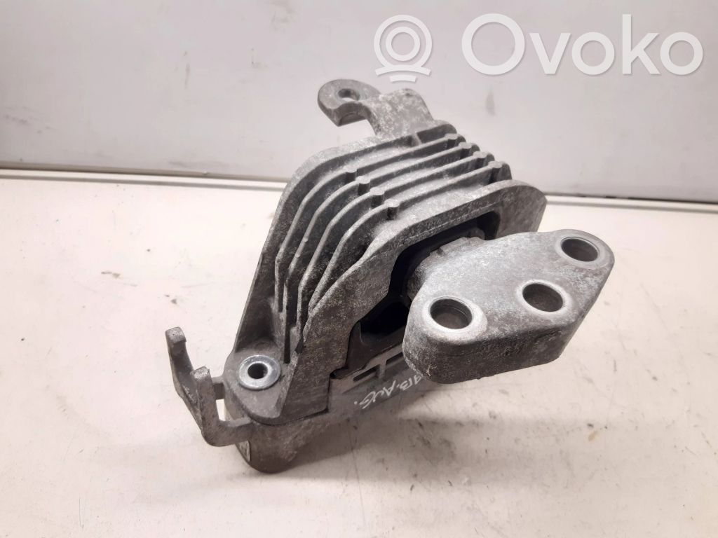 Opel Zafira C Engine mount bracket 