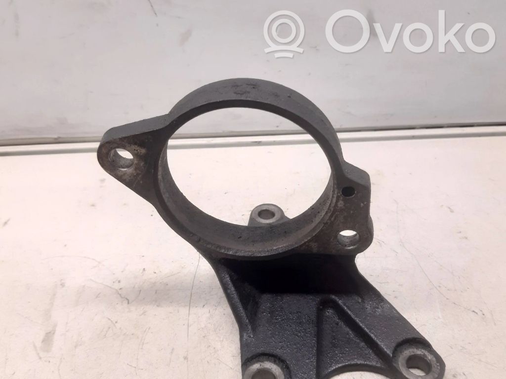 Toyota Avensis T250 Driveshaft support bearing bracket 