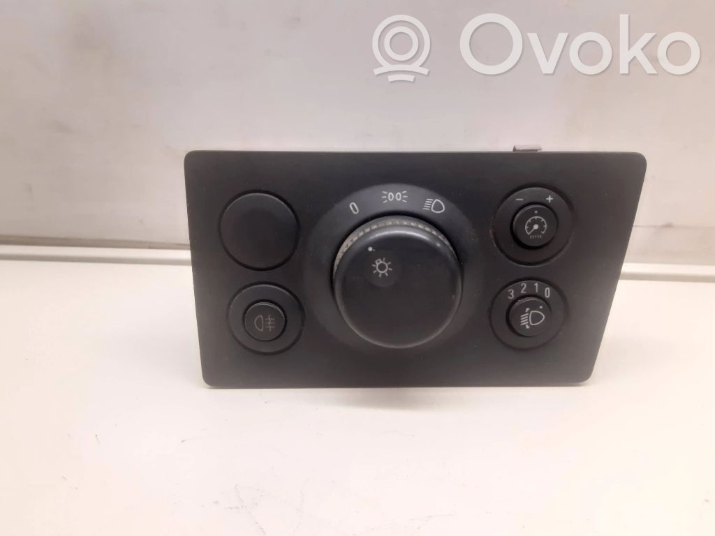 Opel Zafira B Light switch 