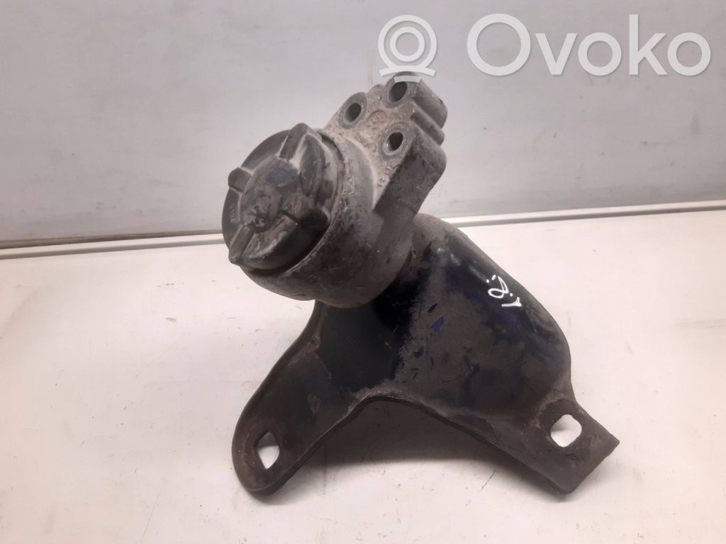 Ford Focus Engine mount bracket 