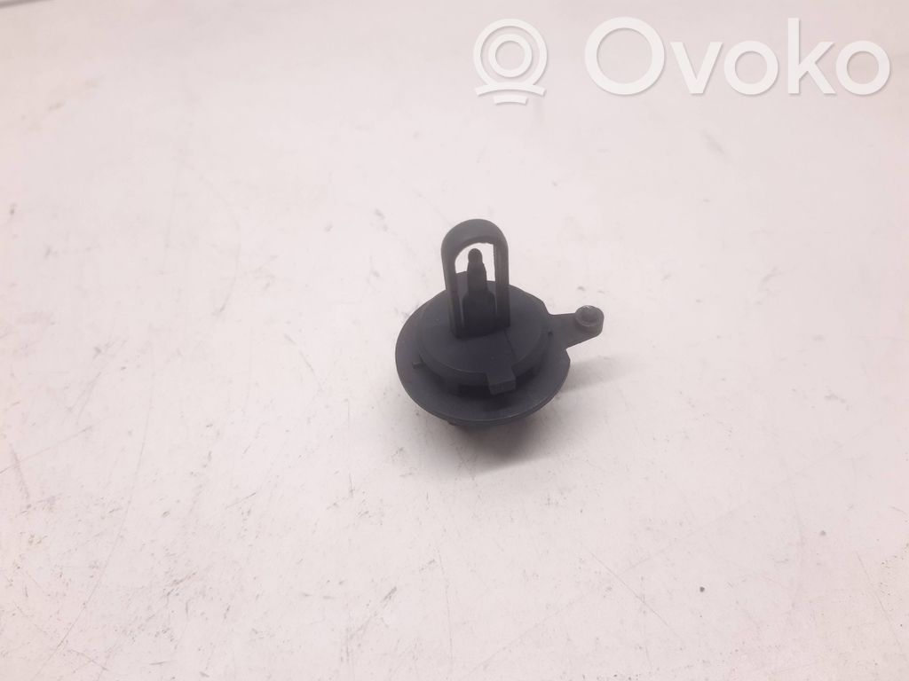 Interior temperature sensor   602587D