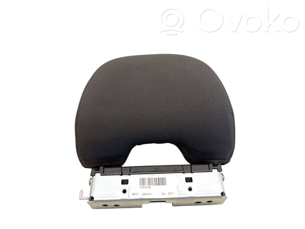 Volvo V70 Rear seat headrest 