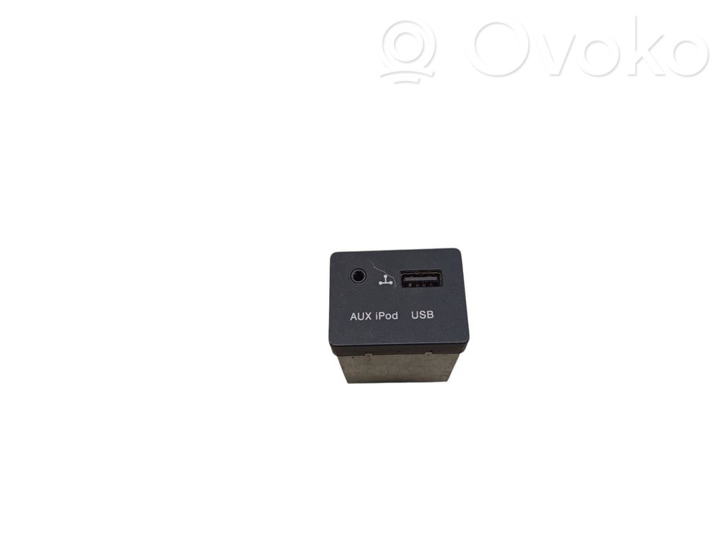KIA Ceed USB socket connector 