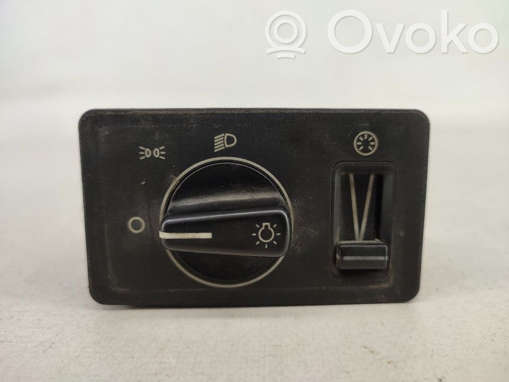 Light switch   1362354