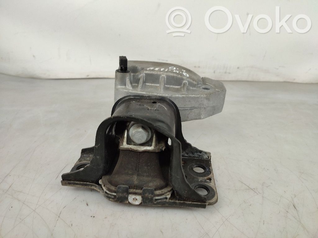 Renault Kangoo II Engine mount bracket 