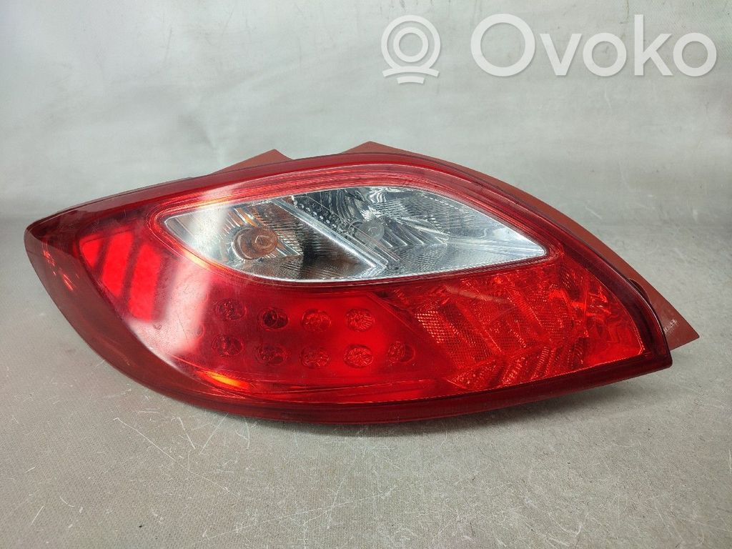 Tailgate rear/tail lights   D65151160