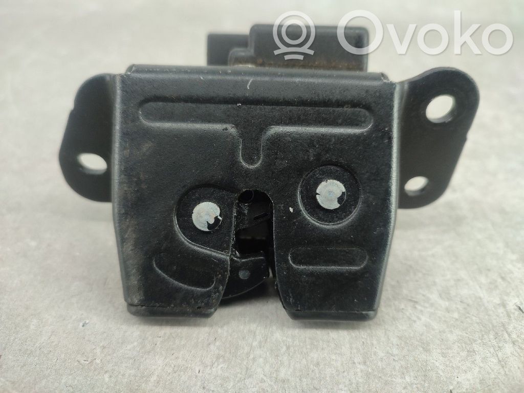 Tailgate exterior lock