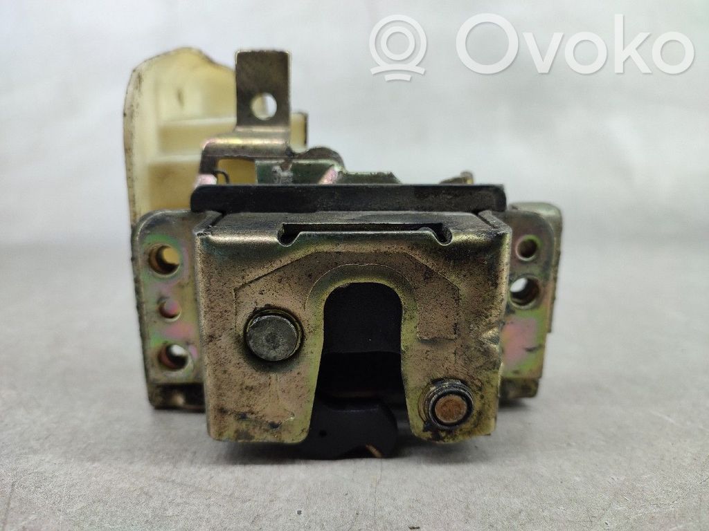 Opel Kadett E Front door lock 