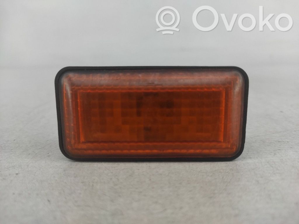 Volkswagen Golf III Front bumper turn signal
