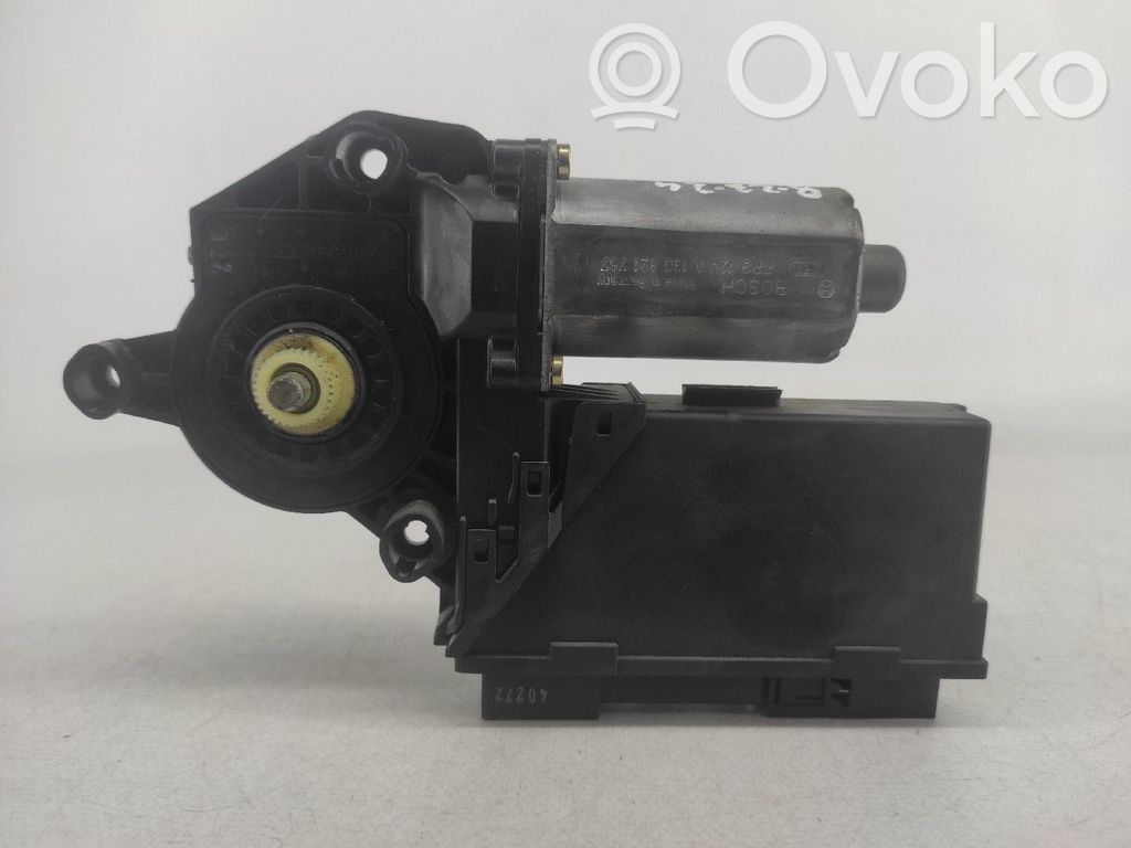 Audi A4 S4 B6 8E 8H Motorino alzacristalli della portiera posteriore