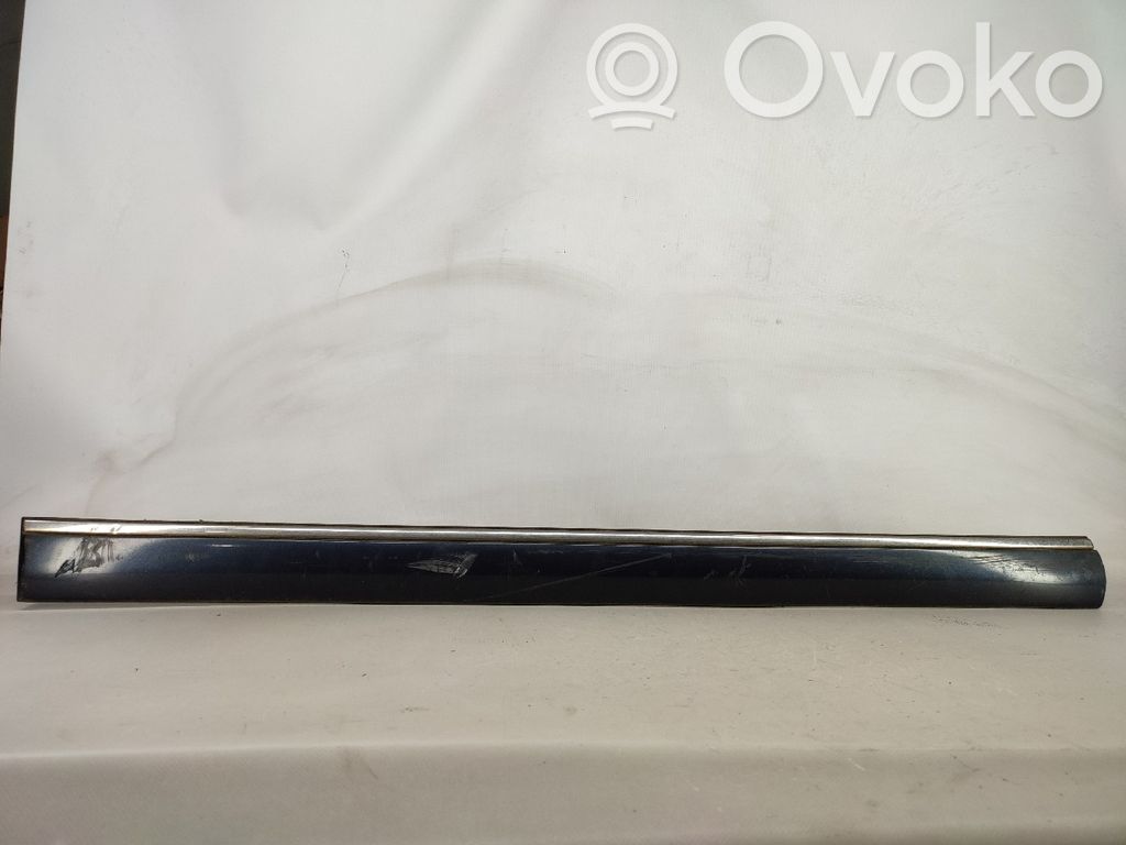 Mercedes-Benz E W210 Rivestimento della portiera anteriore (modanatura)