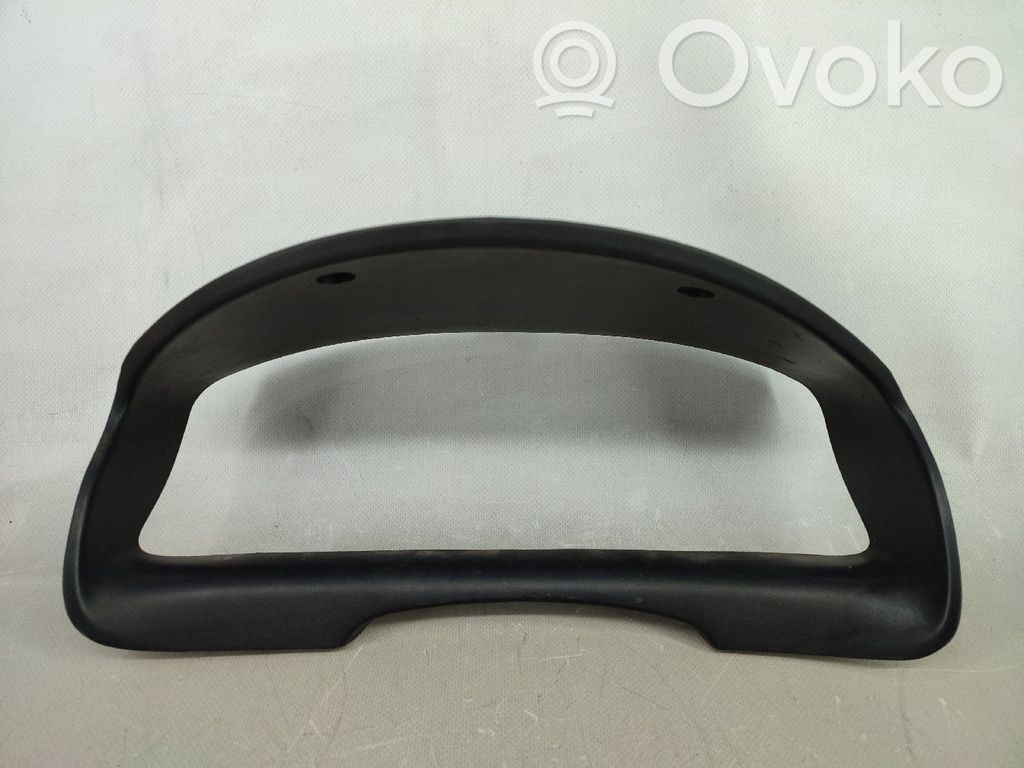 Toyota Corolla Verso E110 Kojelaudan kehys 