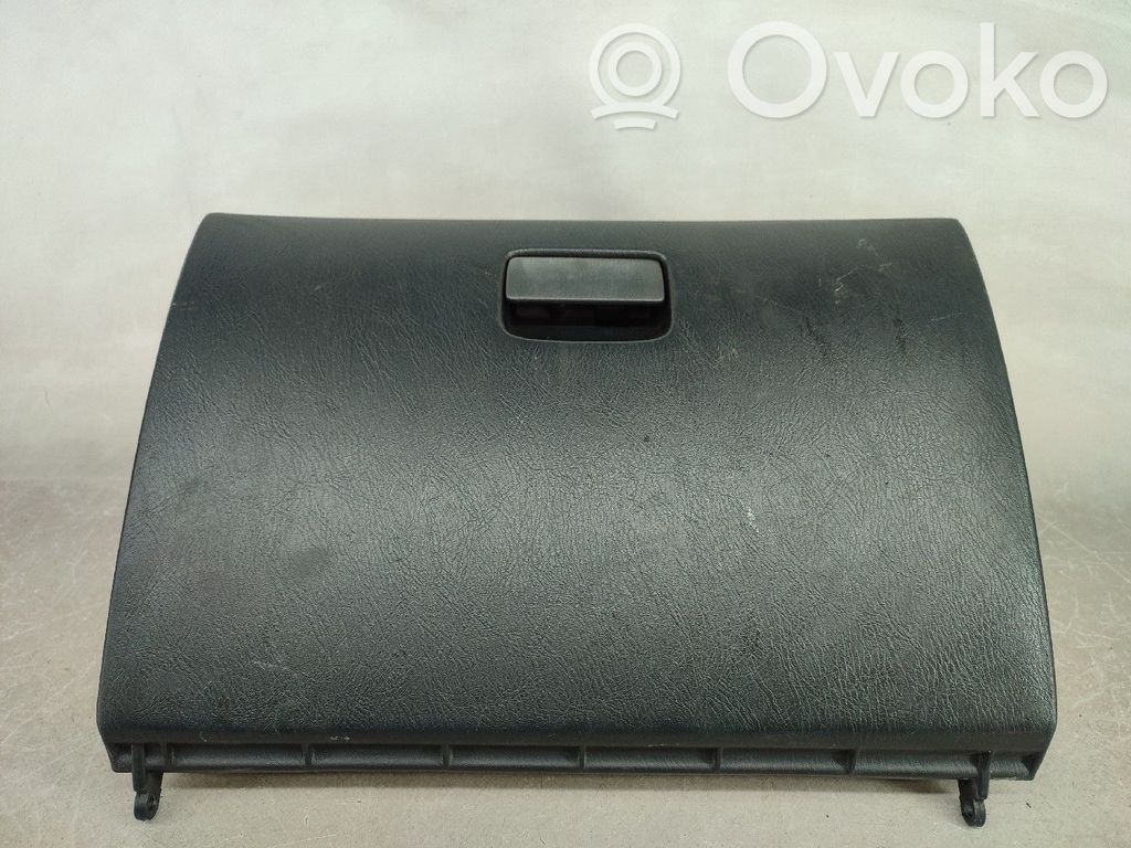 Nissan Almera Handschuhfach 