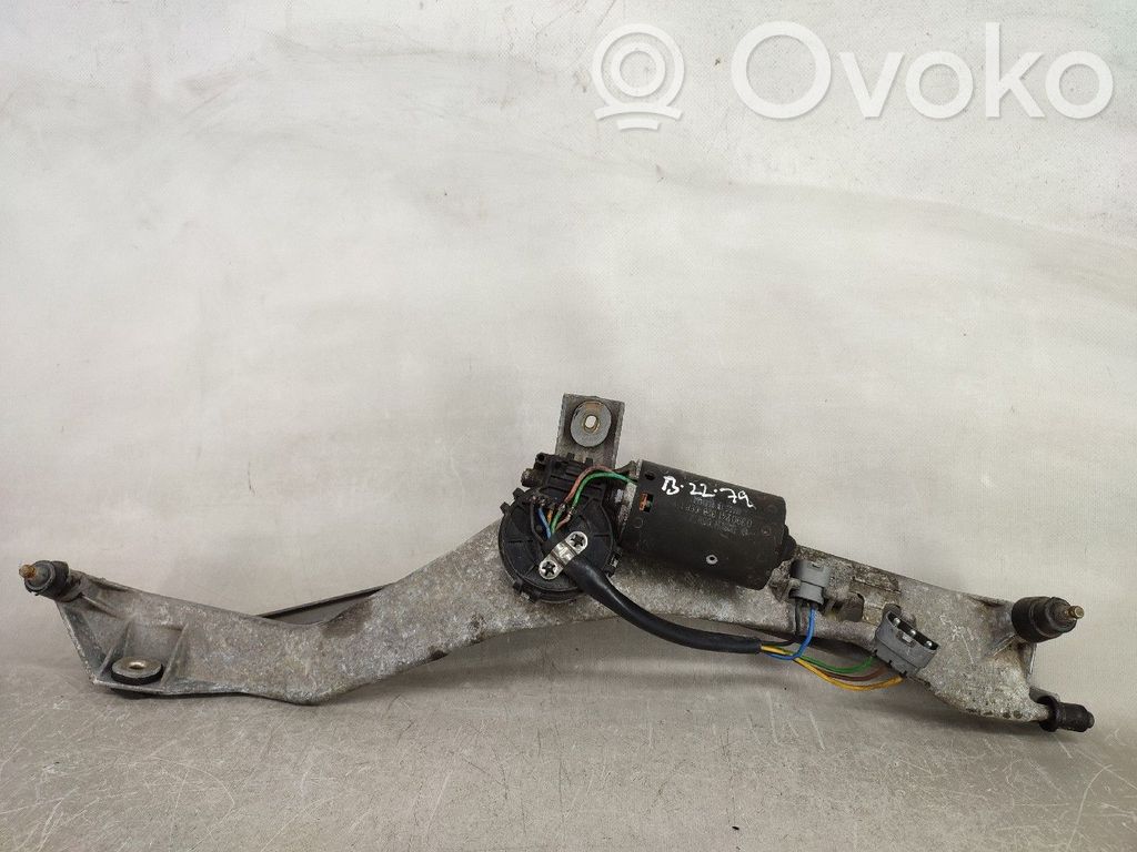 Двигатель стеклоочистителей   0390241328