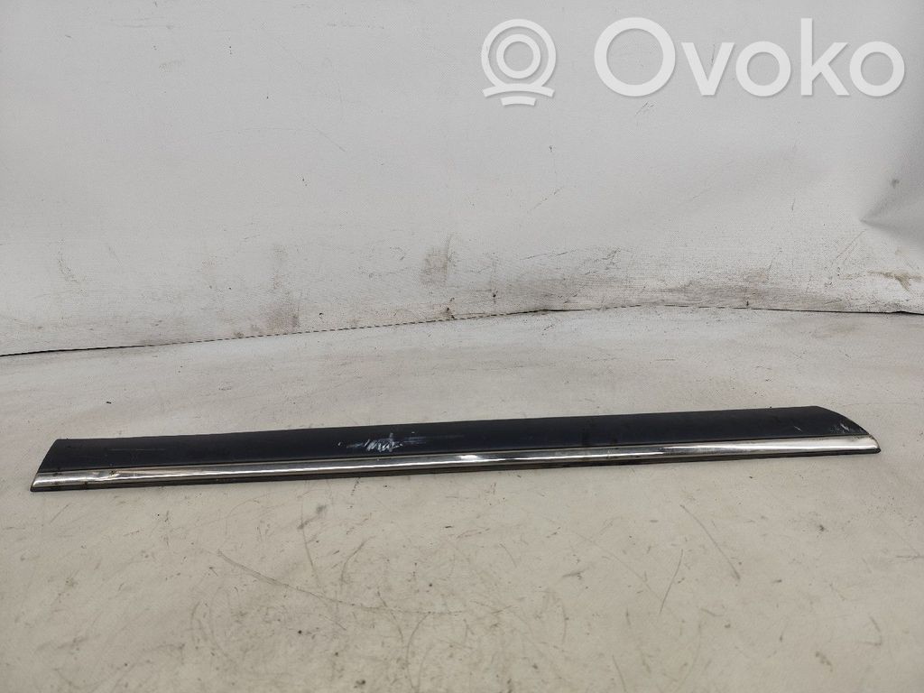 Mercedes-Benz C W202 Moulure de porte avant