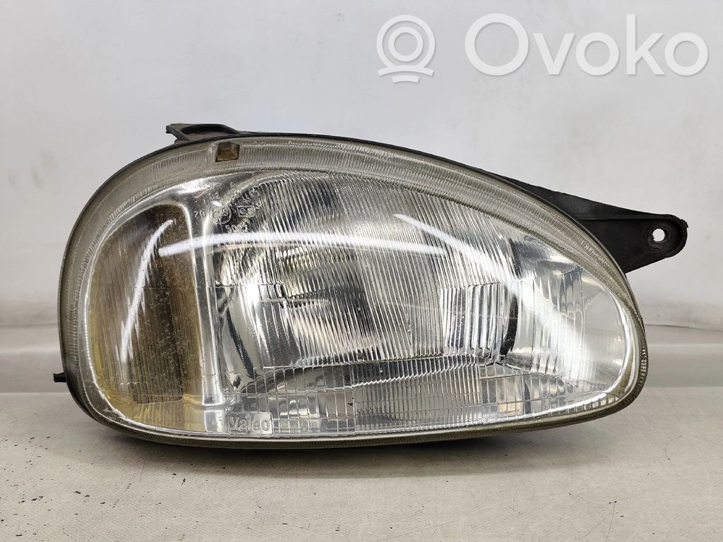 Opel Corsa B Phare frontale 