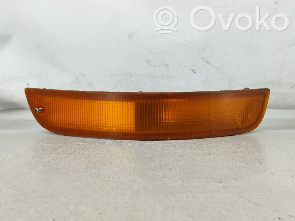 Toyota Corolla E110 Kierunkowskaz przedniego zderzaka 