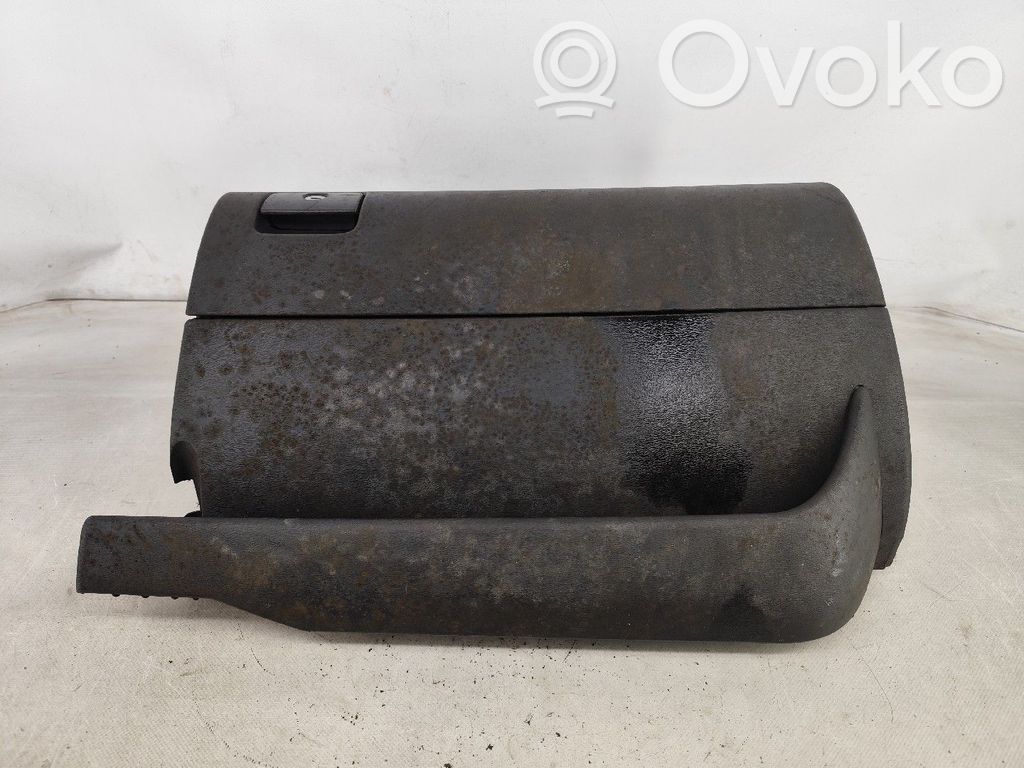 Guantera   8L1857095