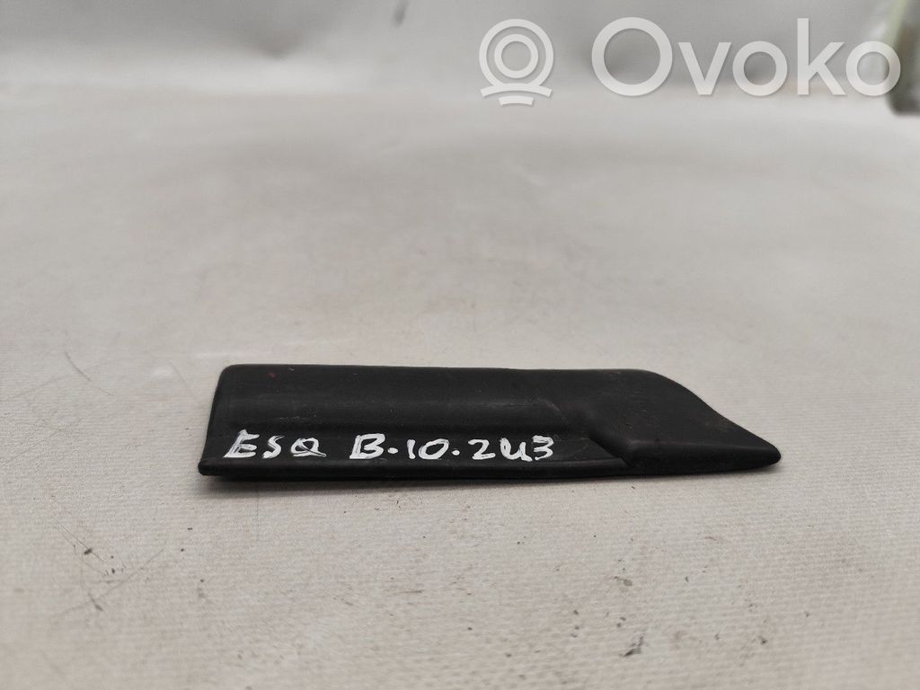 Rear arch trim   ESQUERDO