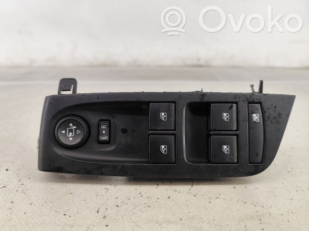 Opel Astra K Interruttore di controllo dell’alzacristalli elettrico 