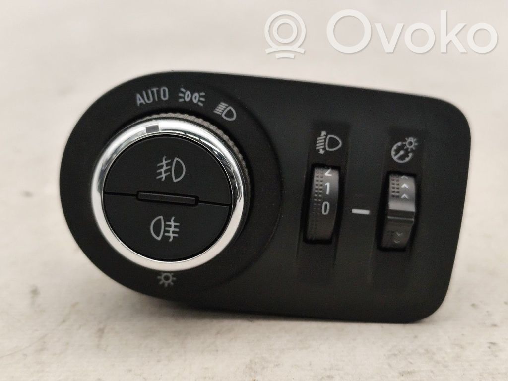 Light switch   39217377,17037868