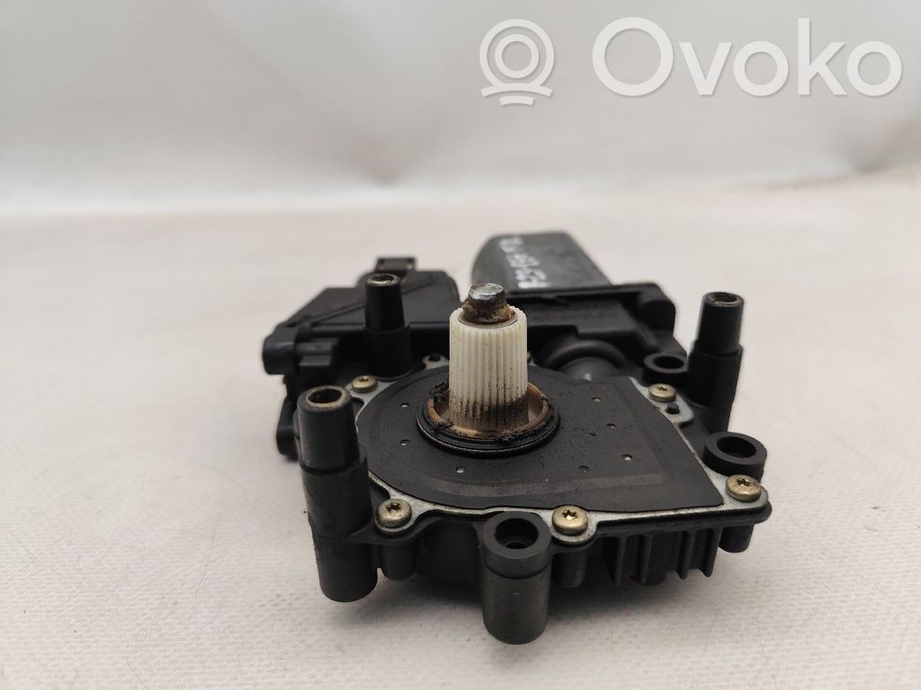 Audi A4 S4 B5 8D Motorino alzacristalli della portiera anteriore
