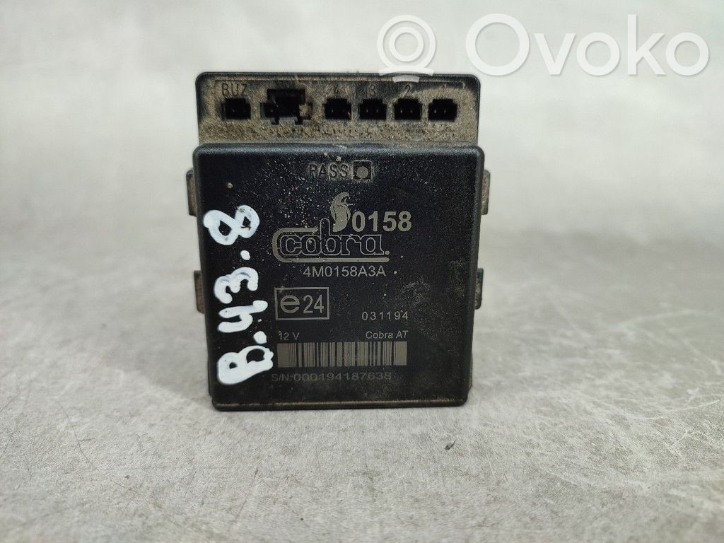 Unidad de control/módulo del motor   4M0158A3A
