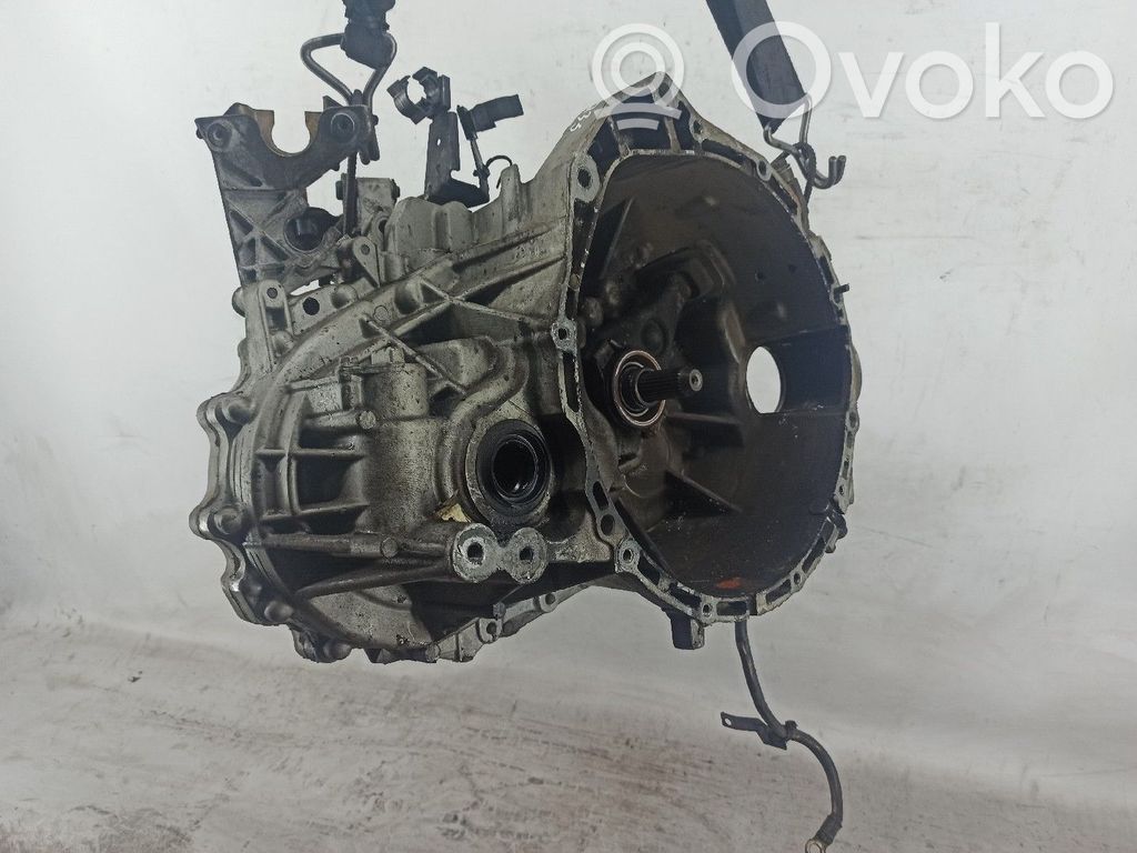 Nissan Primera Cutie viteze manuală cu 5 trepte 