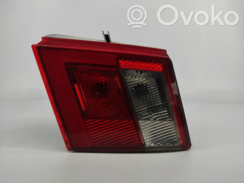 Tailgate rear/tail lights