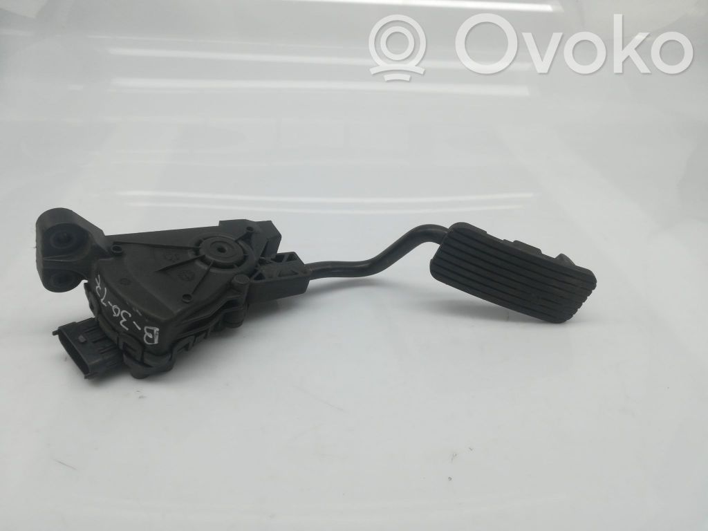 Accelerator throttle pedal   081029K0529