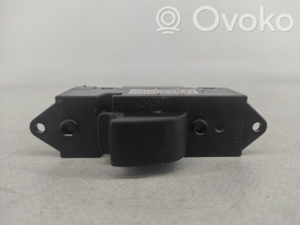 Mitsubishi Lancer VIII Electric window control switch 