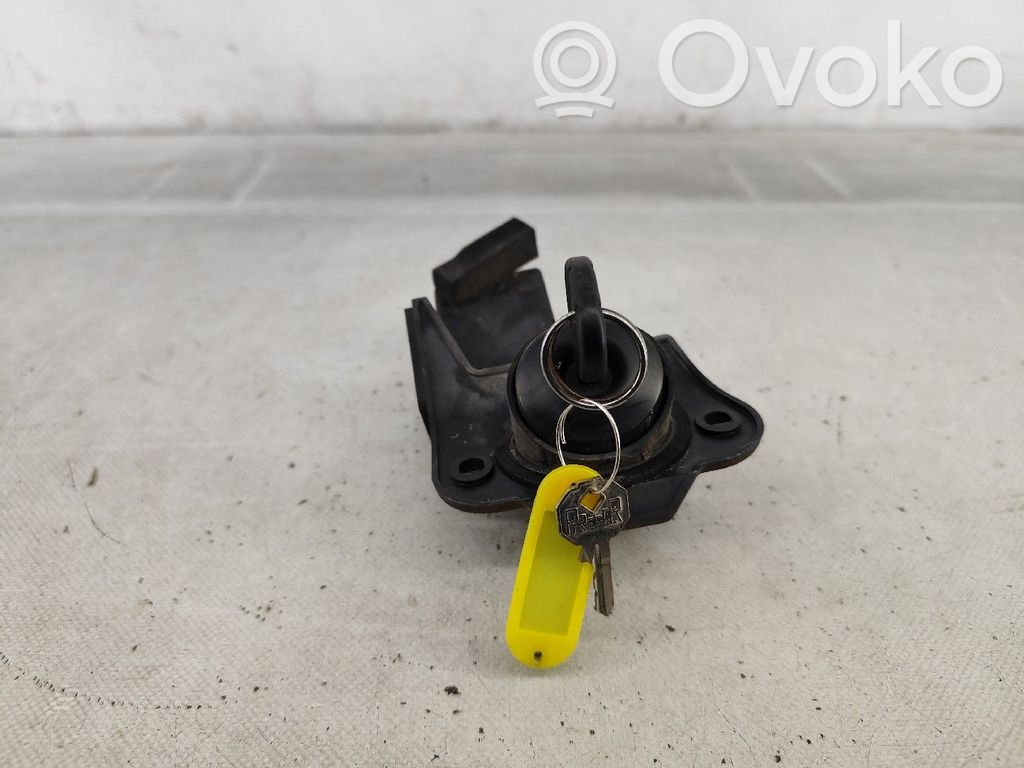 Citroen Saxo Tailgate lock latch 