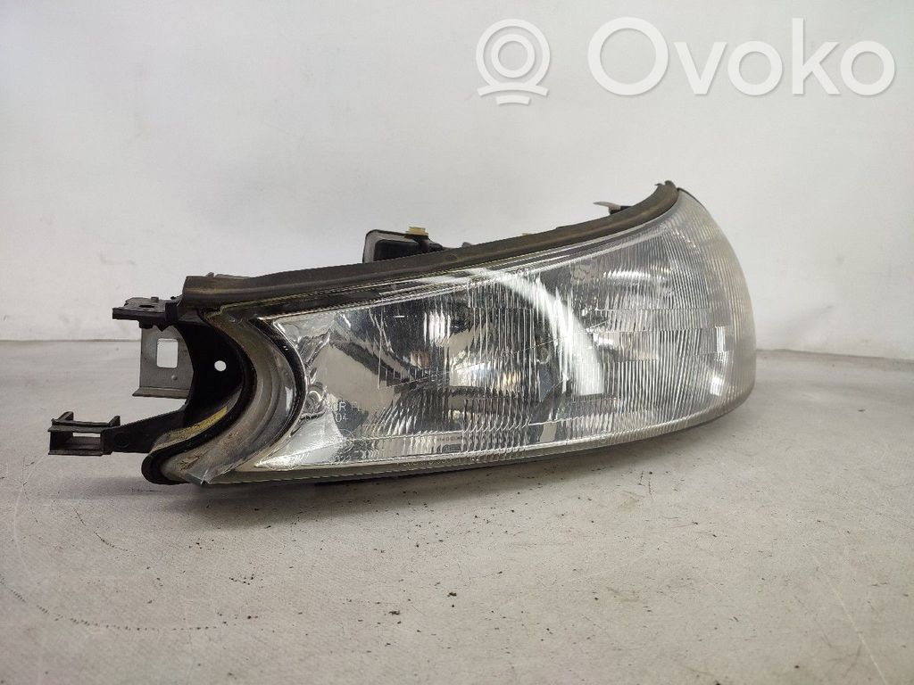 Ford Mondeo MK II Phare frontale 