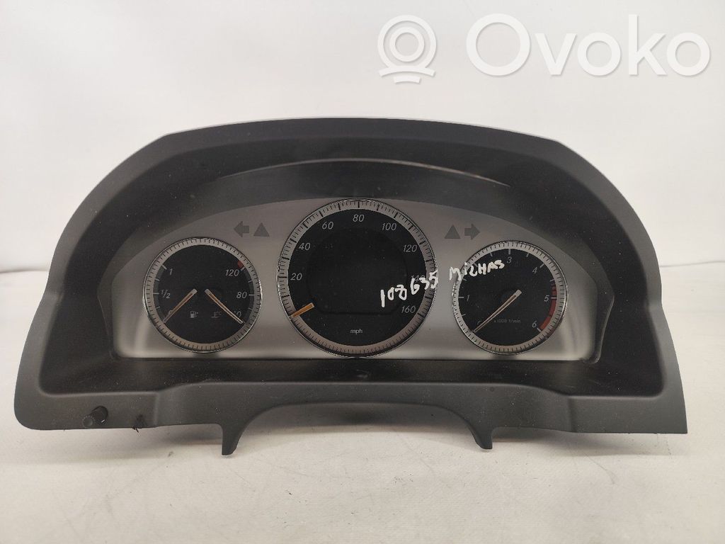 Mercedes-Benz C W204 Tachimetro (quadro strumenti) 