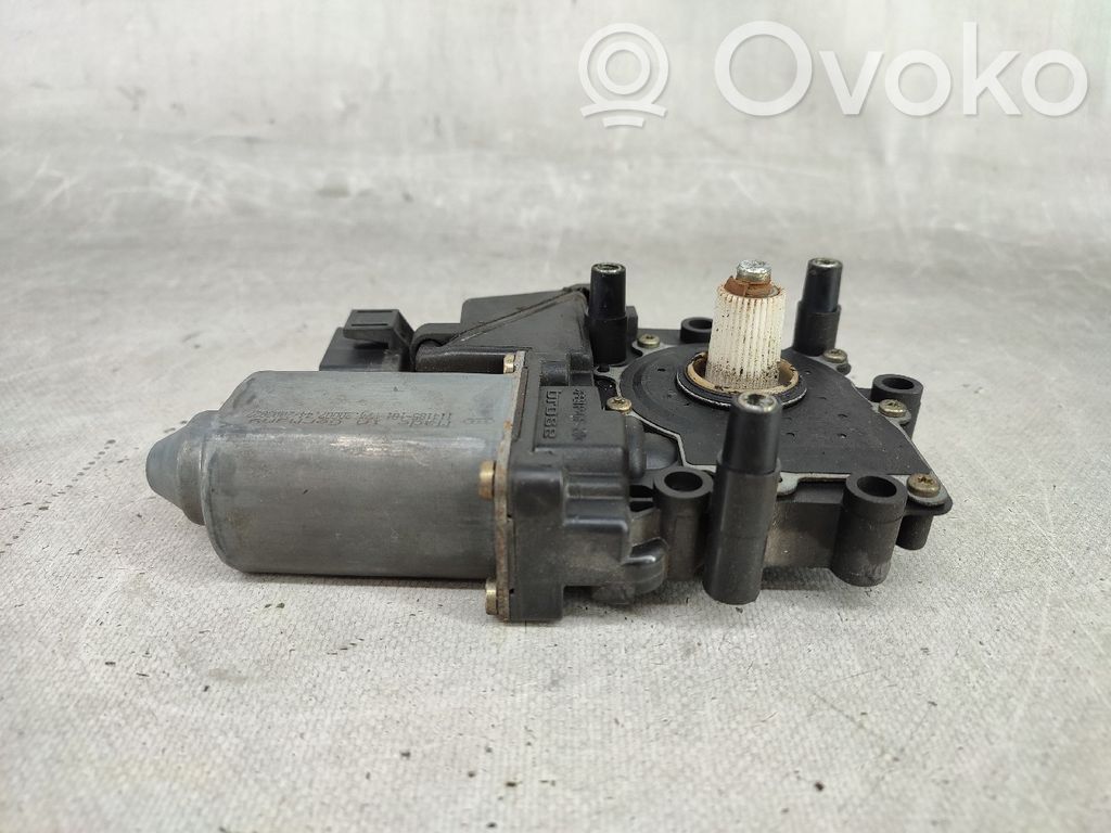 Audi A4 S4 B5 8D Motor del regulador de la ventanilla de la puerta delantera 
