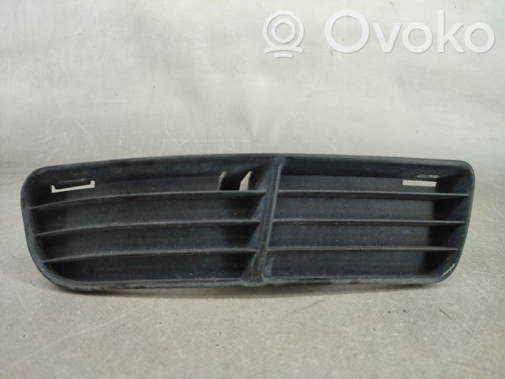 Volkswagen Polo III 6N 6N2 6NF Griglia anteriore 