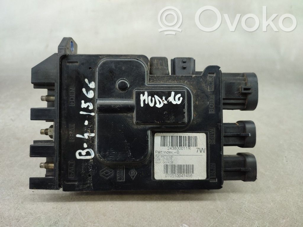 Moottorin ohjainlaite/moduuli   243800011R