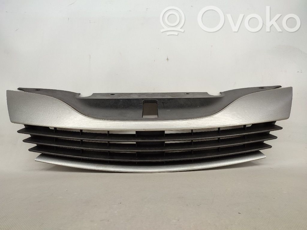 Front grill   8200012581