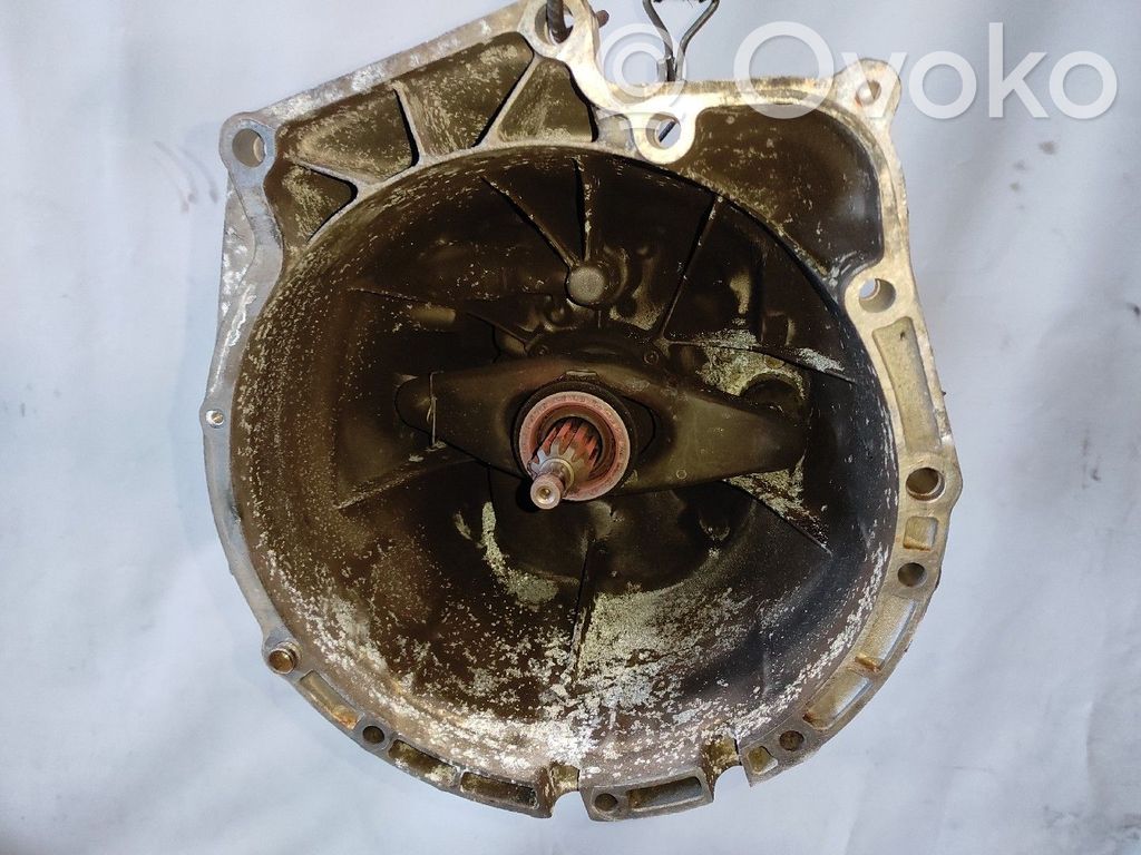 Manual 5 speed gearbox   HML
