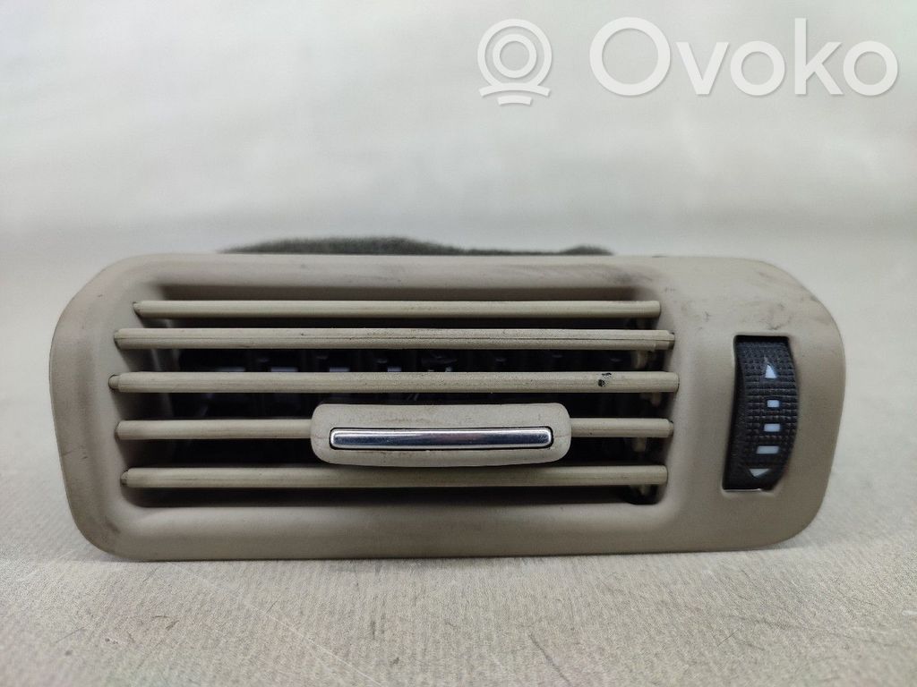 Grilă ventilație centrală   4L0819209