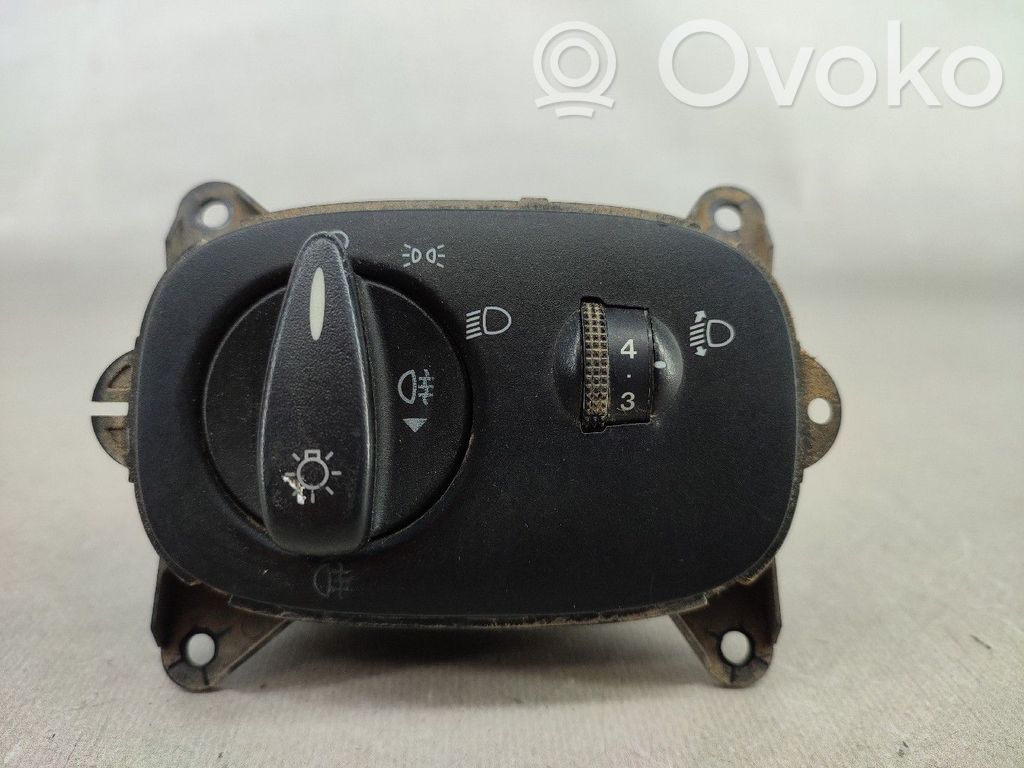 Przełącznik świateł   YC1T13A024BB,04052811