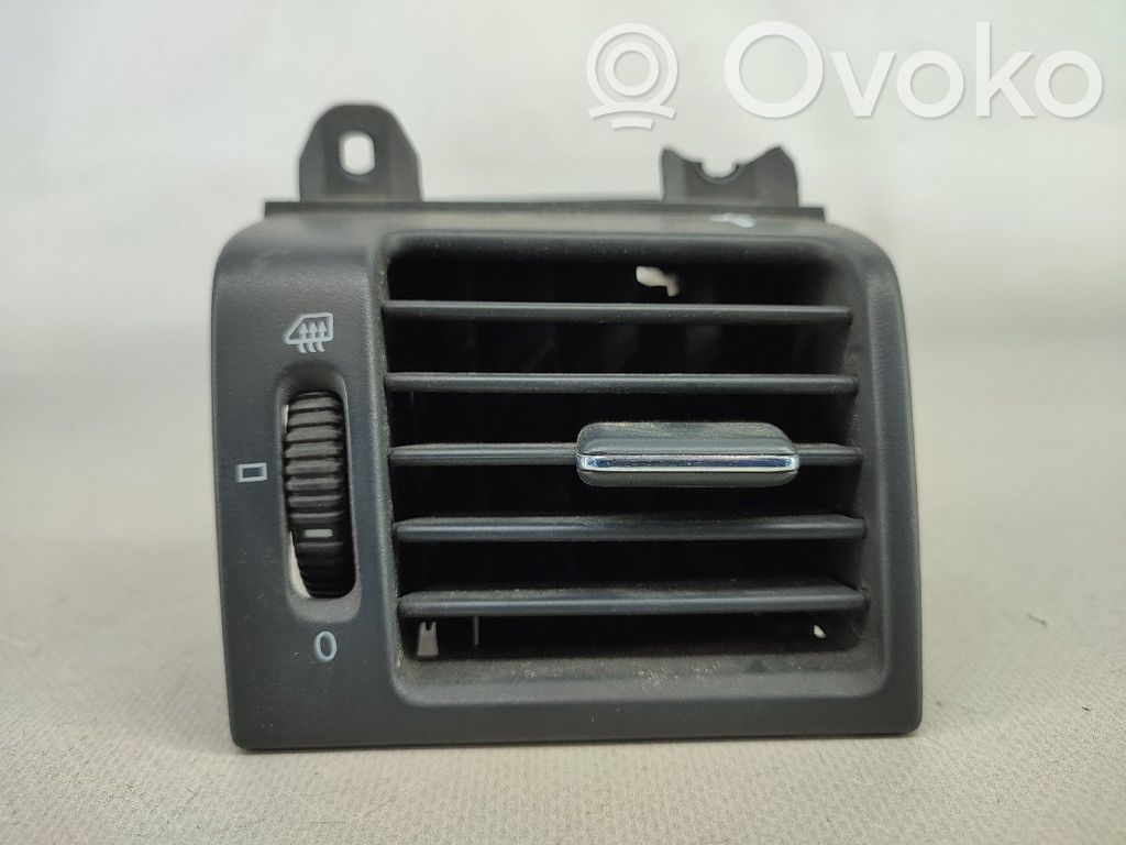 Mercedes-Benz E W210 Griglia di ventilazione centrale cruscotto 