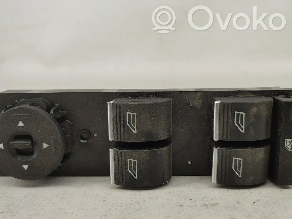 Ford Focus Interrupteur commade lève-vitre 
