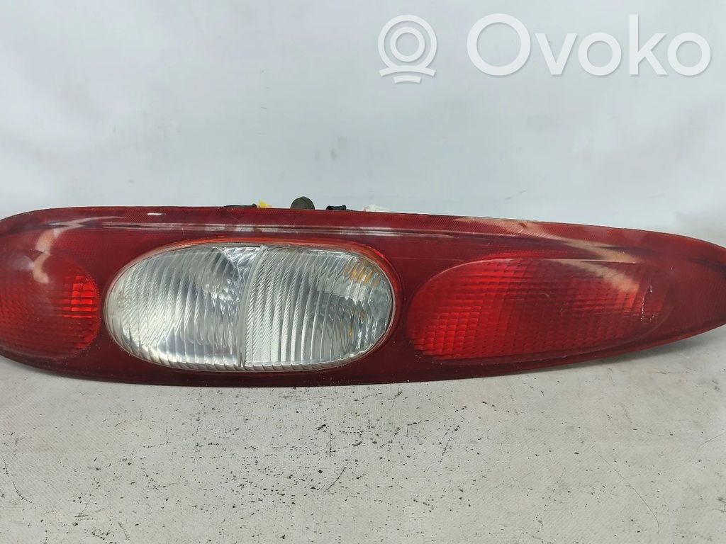 KIA Clarus Tailgate rear/tail lights 