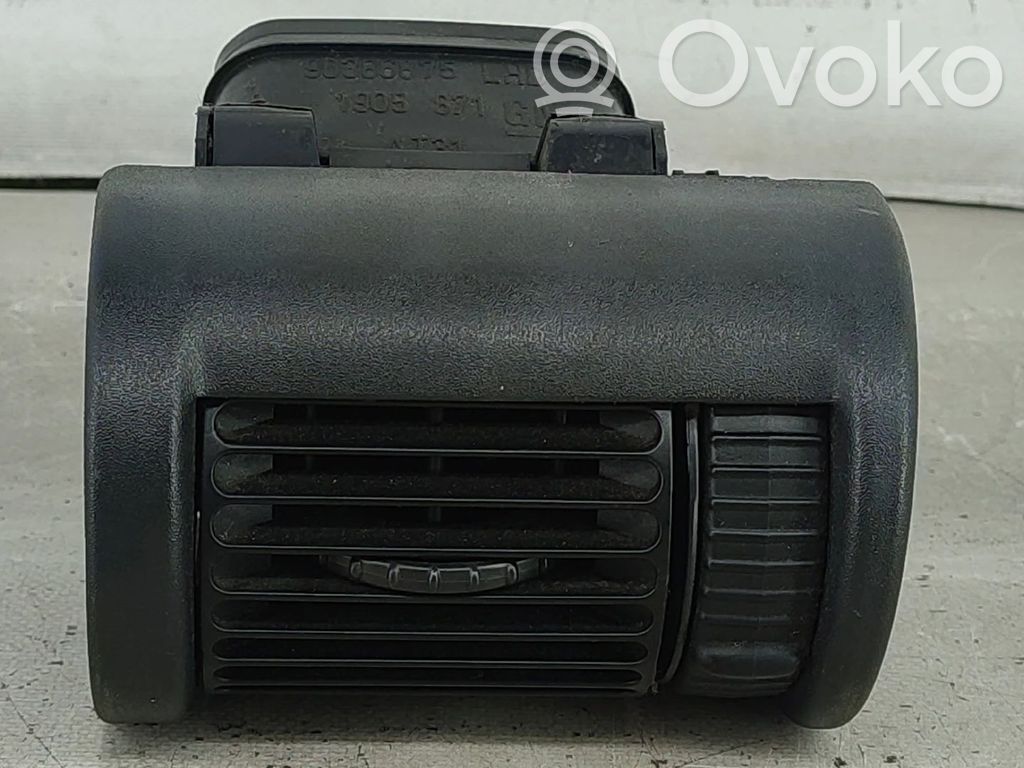 Opel Corsa B Kojelaudan keskiosan tuuletussuuttimen ritilä 