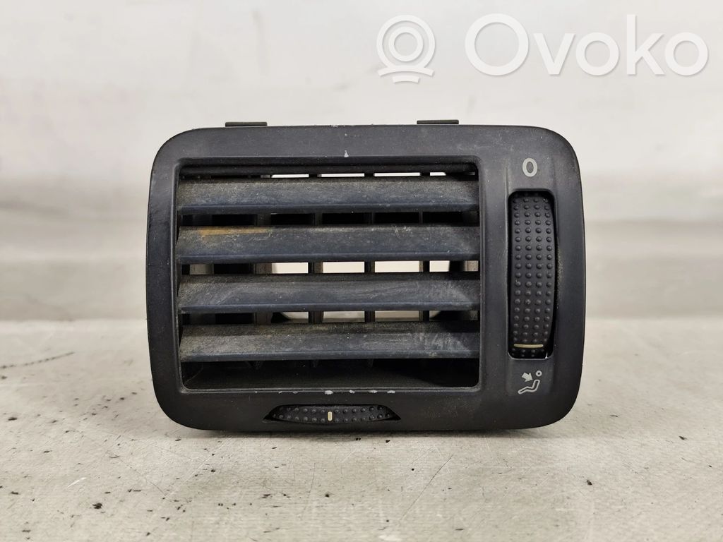 Volkswagen PASSAT B5 Grilă ventilație centrală 