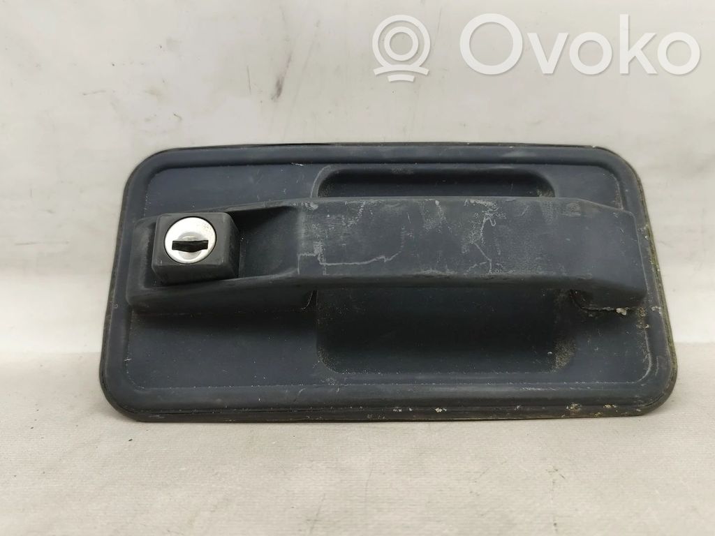 Manecilla externa puerta delantera