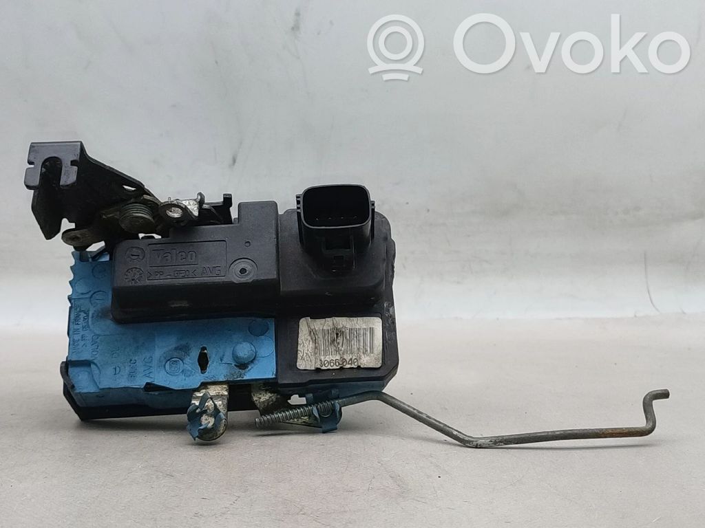 Volvo S60 Zamek drzwi tylnych 