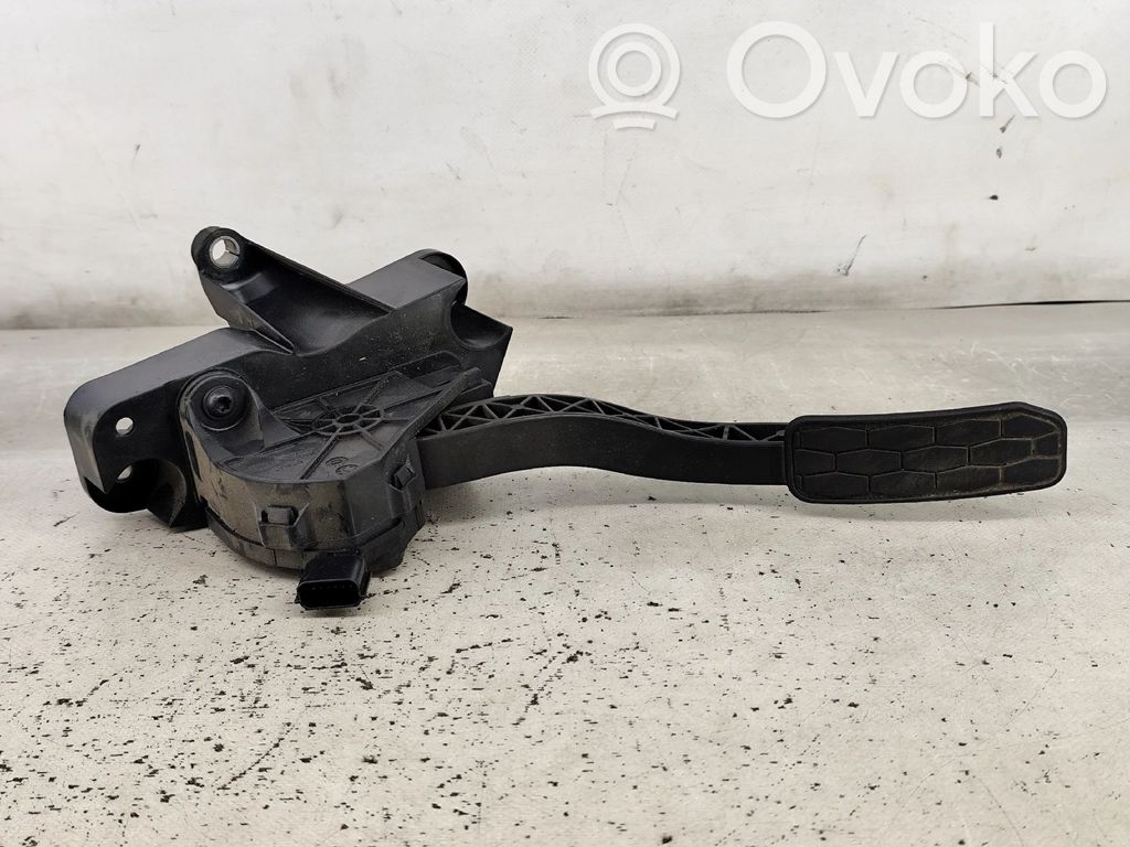 Gaspedal   J9D39F836AC
